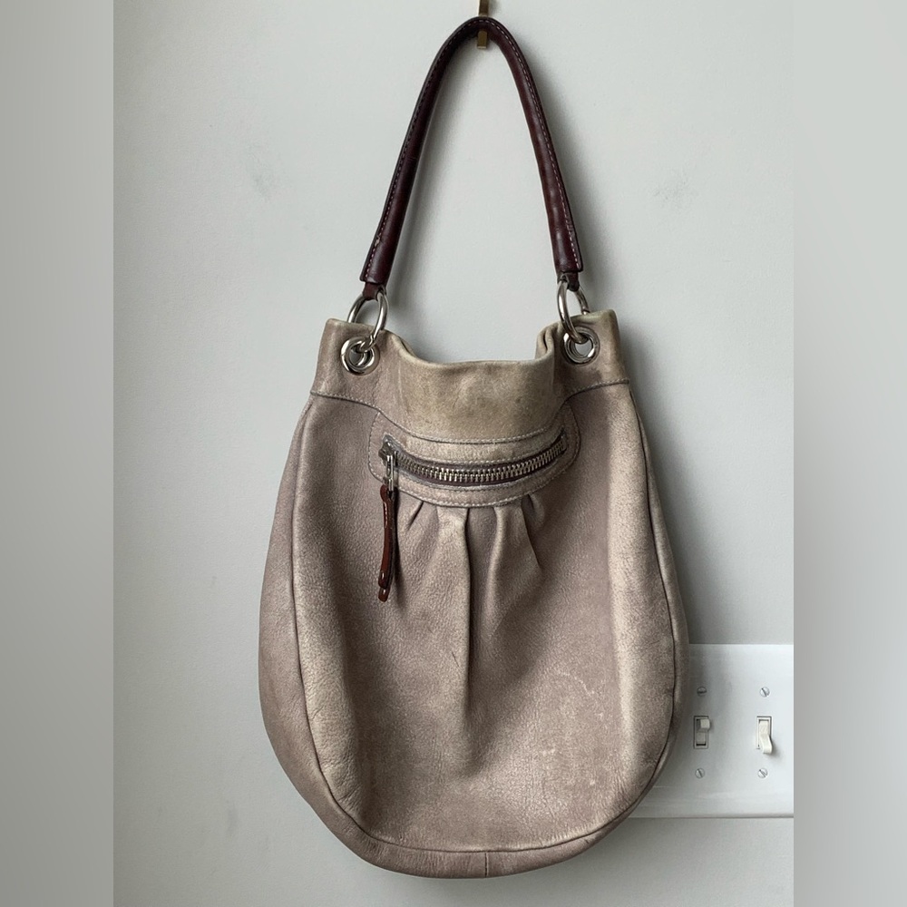 ROOTS Women’s Gray Beige Genuine Distressed Leather Crossbody Hobo Shoulder Bag - Picture 2 of 13